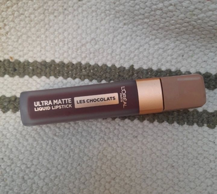 2 L'Oréal Batom liquido ultra mate castanho e rosa