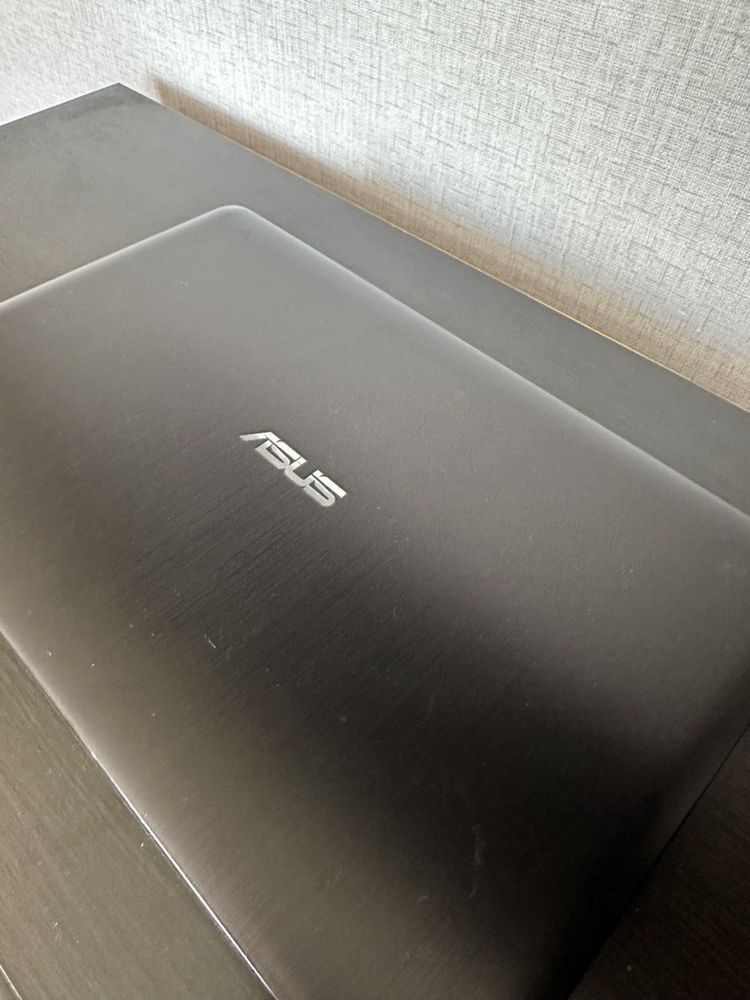 Ноутбук asus