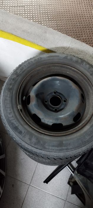 Jantes com pneu Michelin 195/65 r15 de inverno