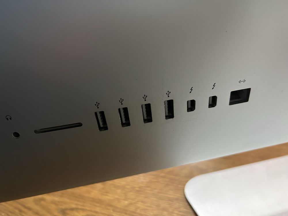 Apple iMac 21,5 SLIM  i5 2.7GHZ  8GB RAM 500GB SSD AiO A1418