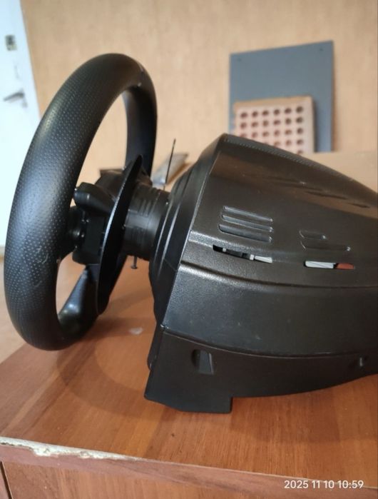 Игровой руль Thrunstmaster T300RS идеал