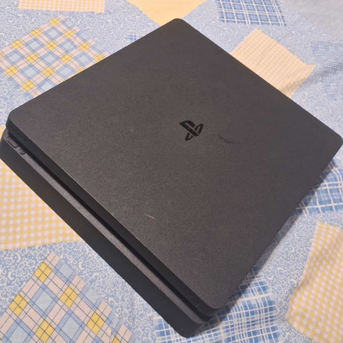 продам Playstation 4 slim 500 gb
