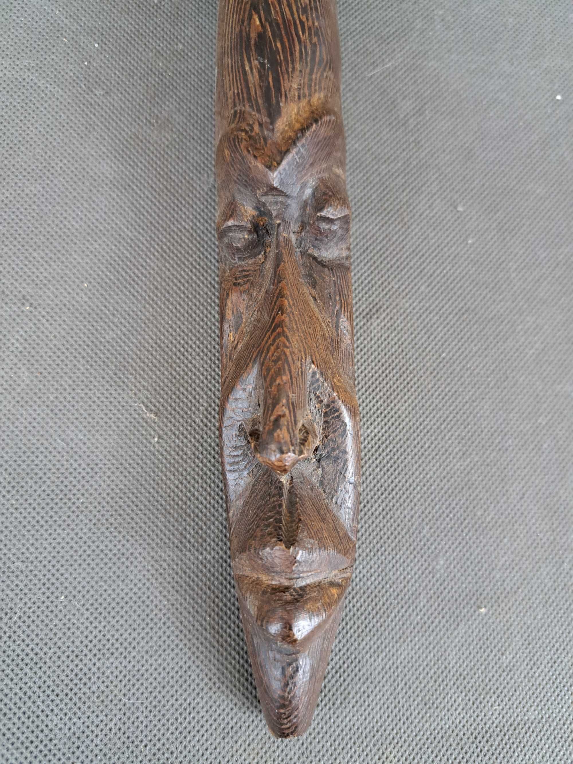 Afrykańska rzeźba drewniana, wisząca, twarz, wys. 39 cm