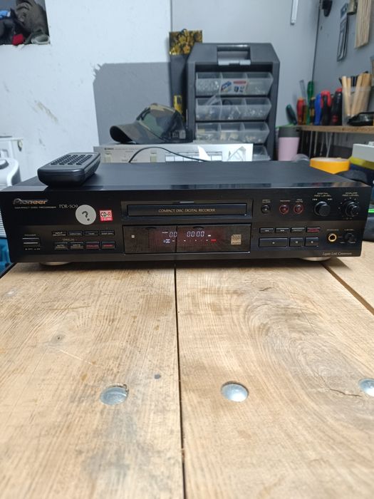 Odtwarzacz CD z nagrywarką. Pionier PDR-509.