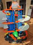 Hot wheels ultimate garage