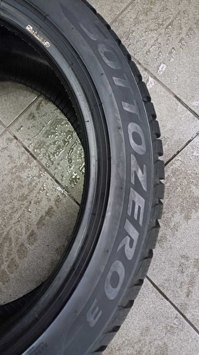 2x 235/45R18 PIRELLI Sottozero 3 bieżnik 6,61 mm zima 2022