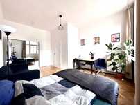 Old Town, big, sunny room with balcony in quiet area Plac Inwalidów