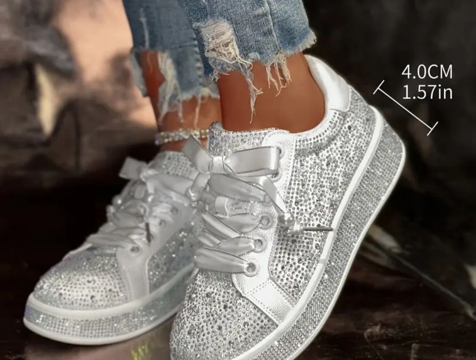 Кросівки з стразами