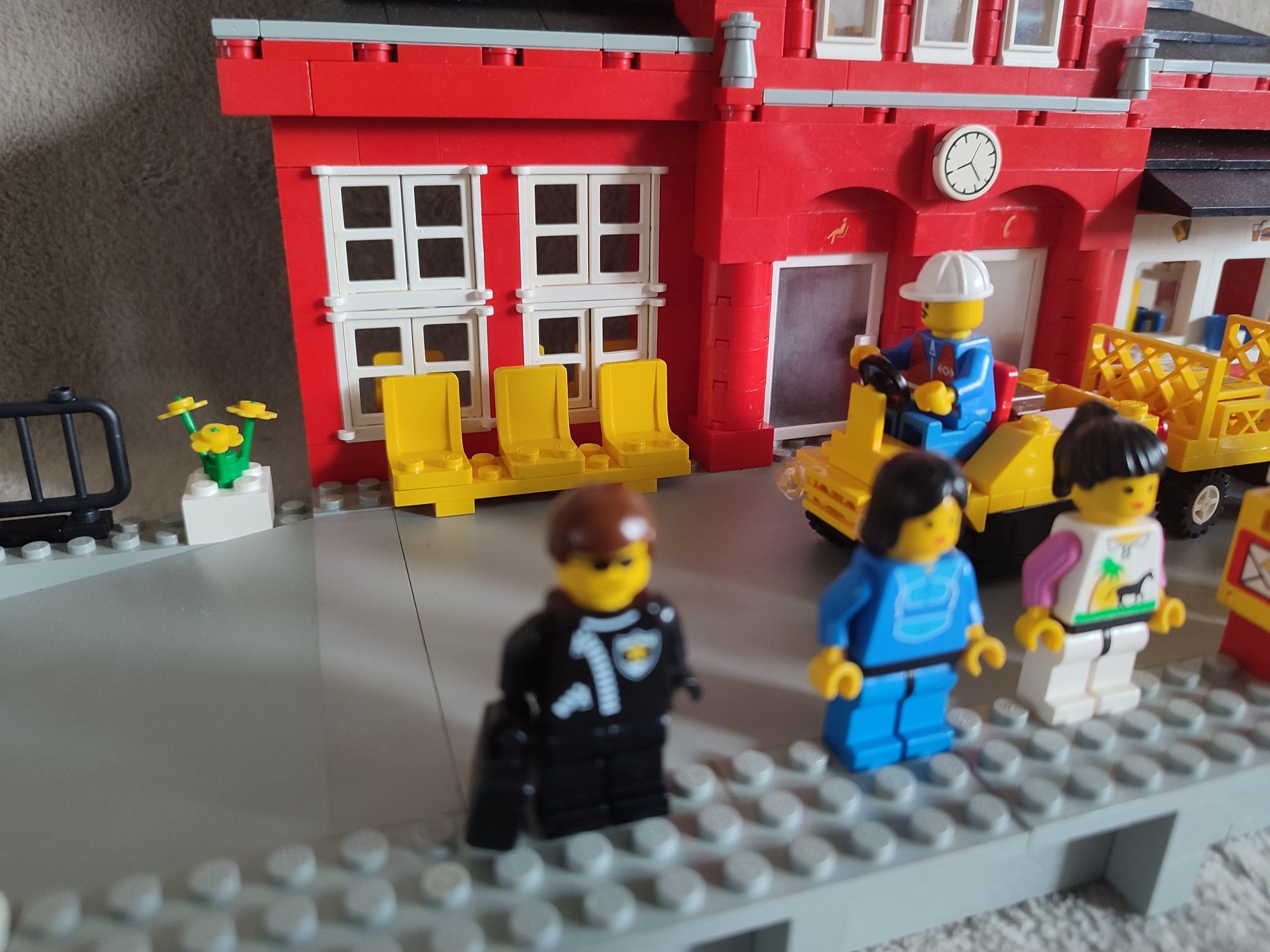 Lego 2150 Train Station . Pociąg 9V.