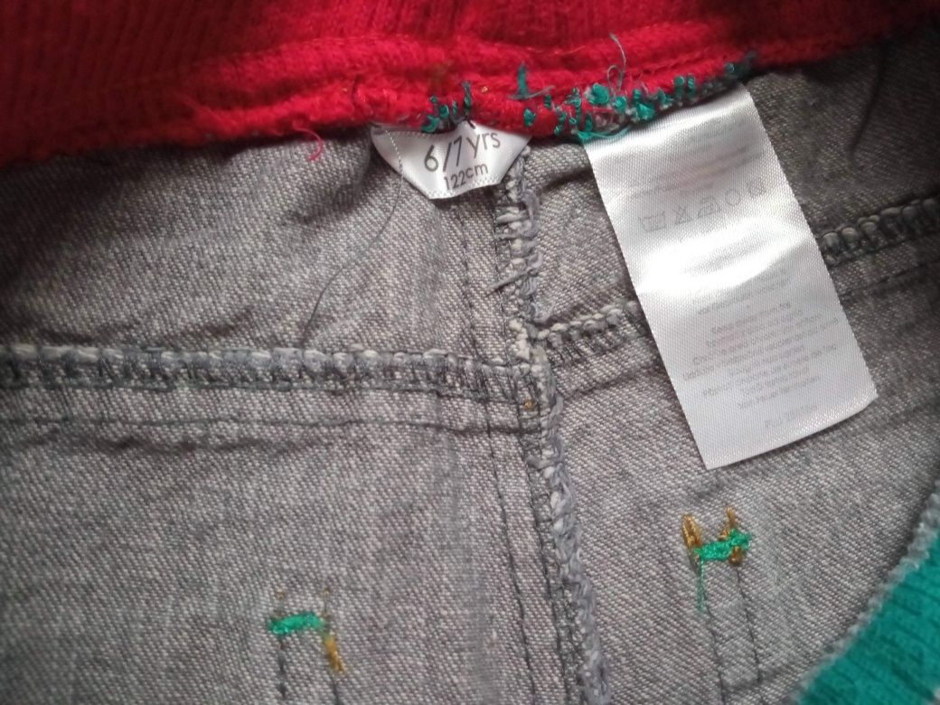 Szare spodnie jeansowe, wciągane r. 122-128