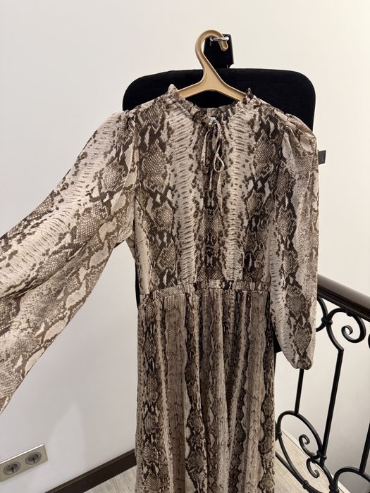 Максі сукня Reserved