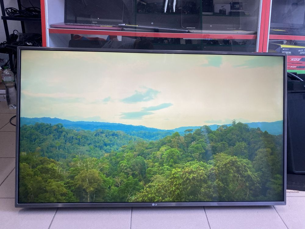 Телевізор LG 49UJ670V SMART TV 4K