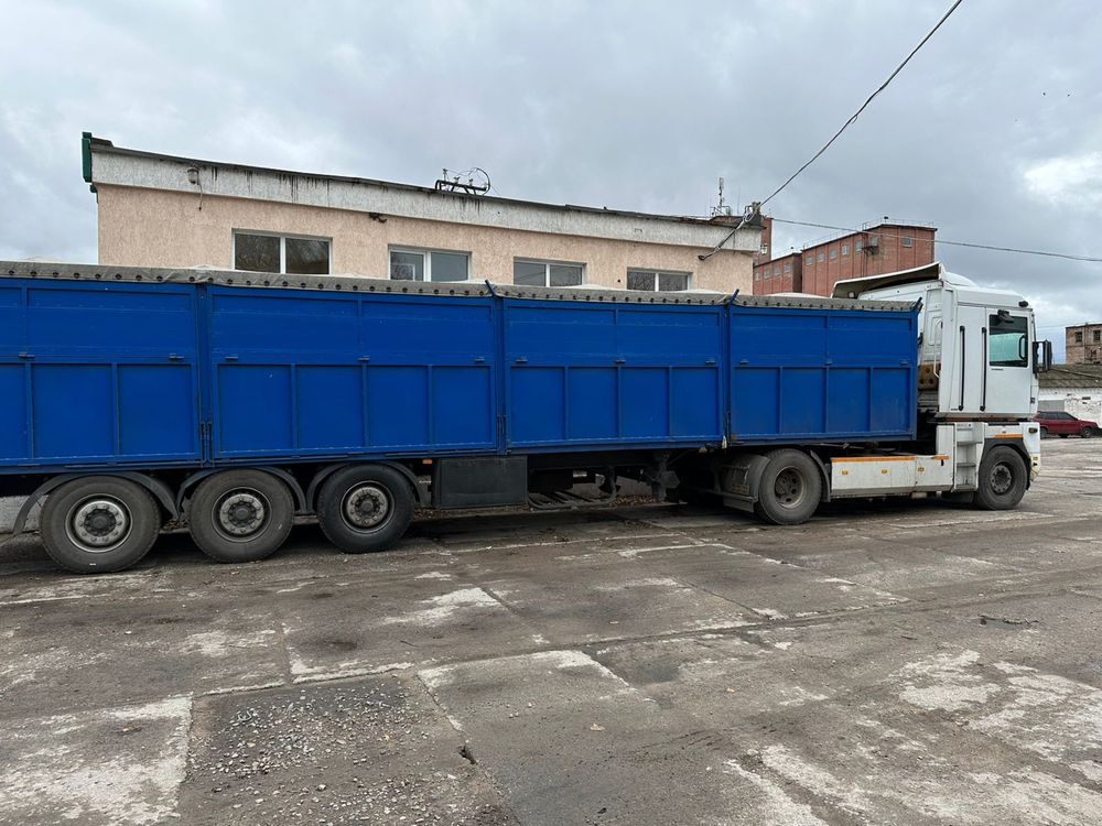 Продам или обменяю на л/а комплект  Renault Magnum бортовой