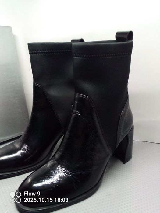 Przepiękne botki z elastyczną cholewką Venezia 39