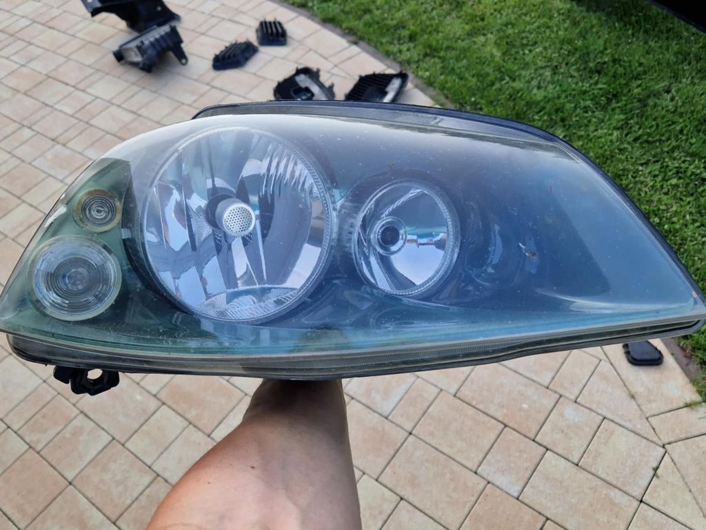 Lampa przednia Seat Ibiza III