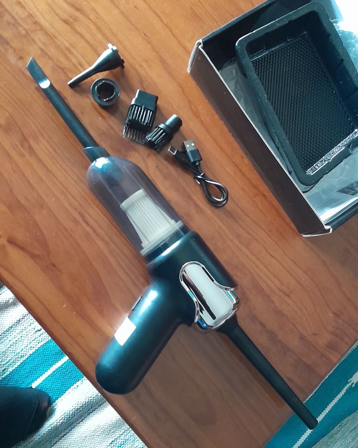 Aspiradores elétricos recarregáveis..limpeza de carro ou casa