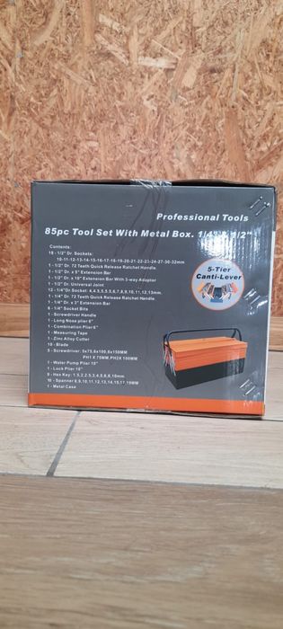 Mala de ferramentas em metal com 85 pecas novo e selado