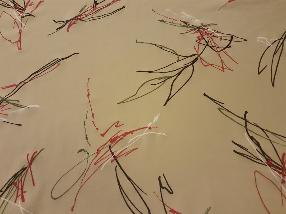 Dzianina beż ze wzorem szer.150 cm.