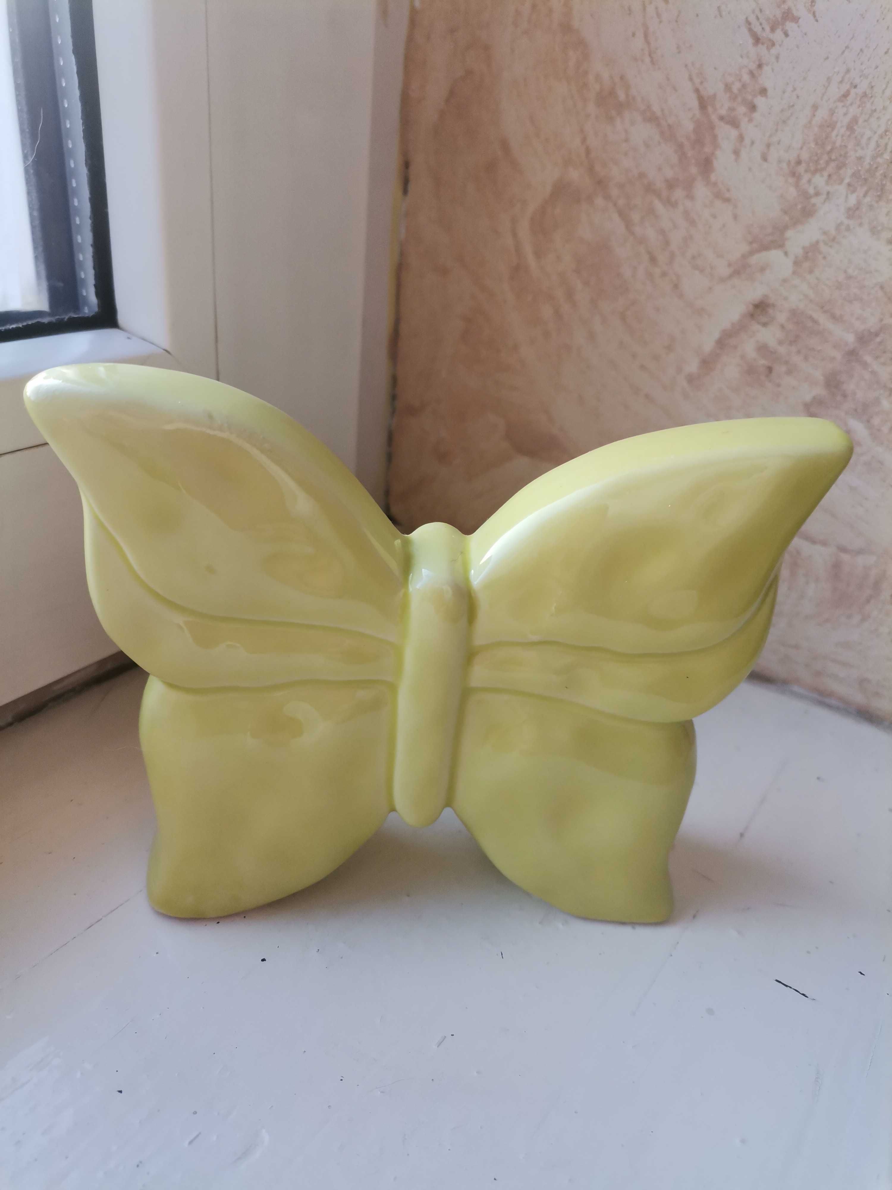 Ceramiczna figurka motyl