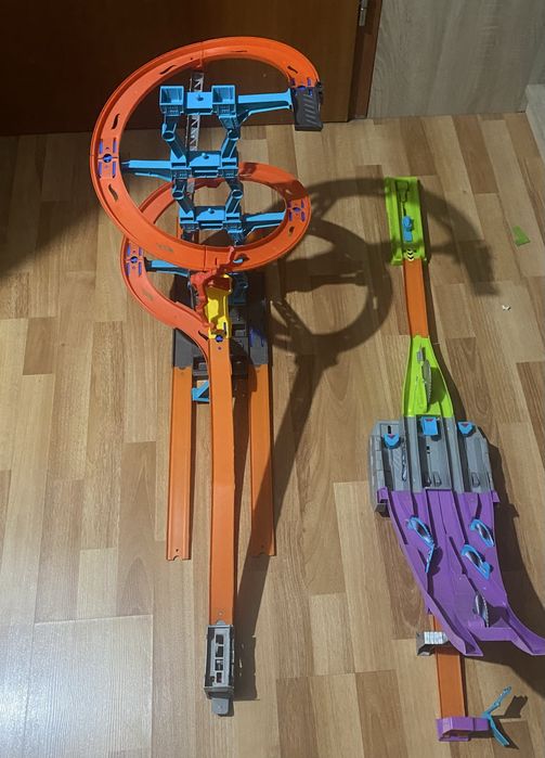 Dwa tory Hot Wheels
