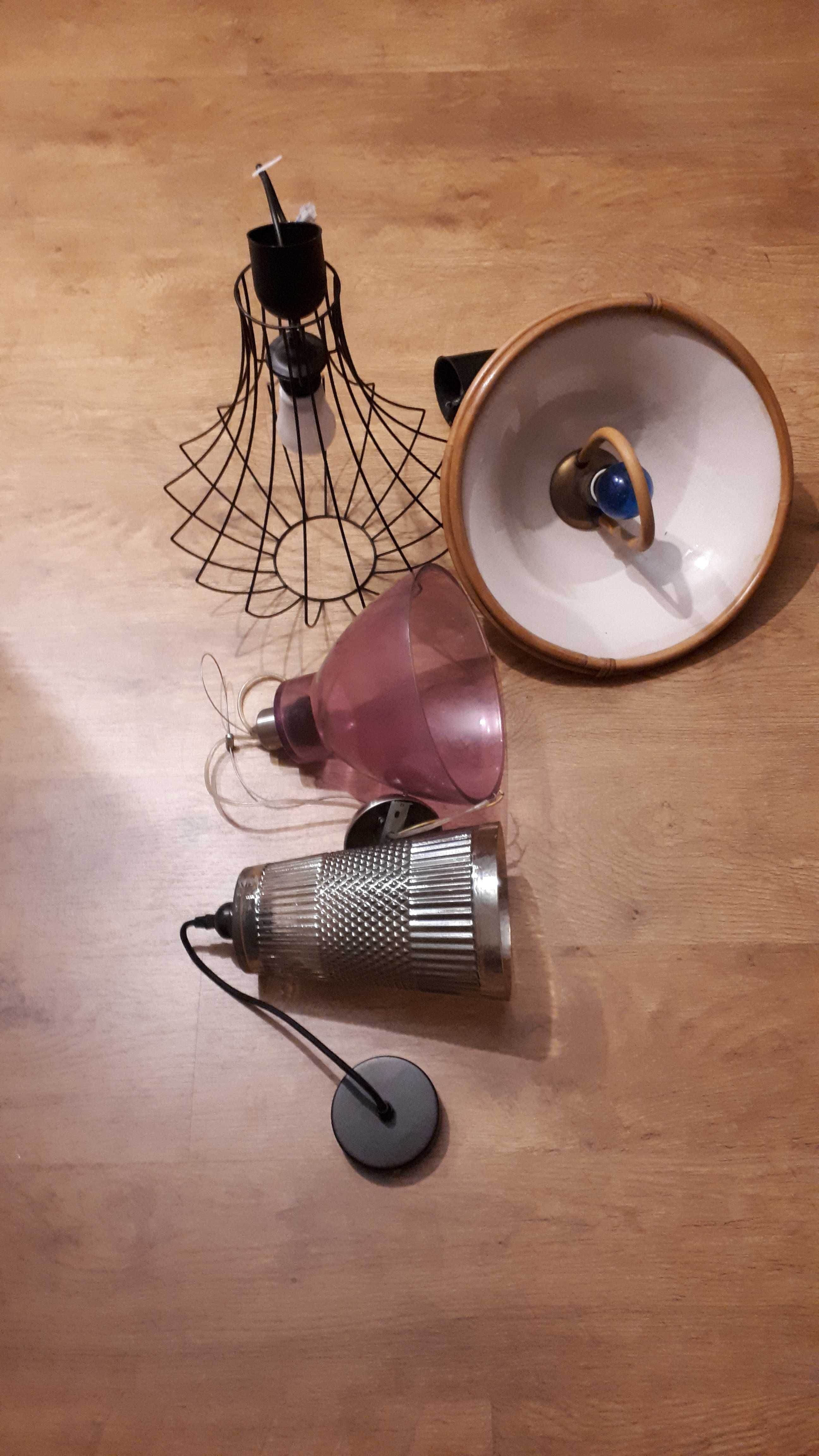 Candeeiros Elétricos de teco em bom estado