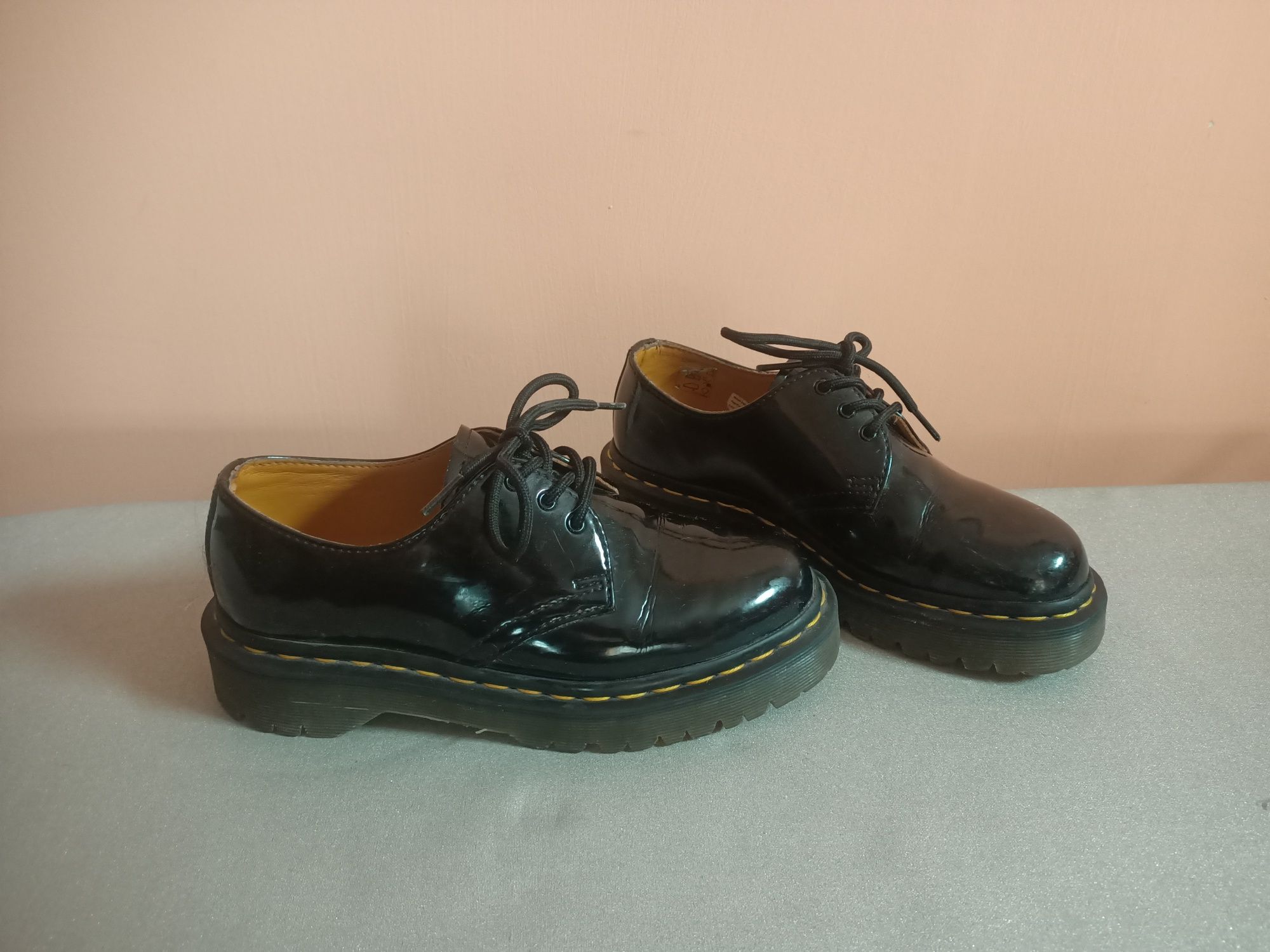 Martensy Dr Martens 37 lakierowane