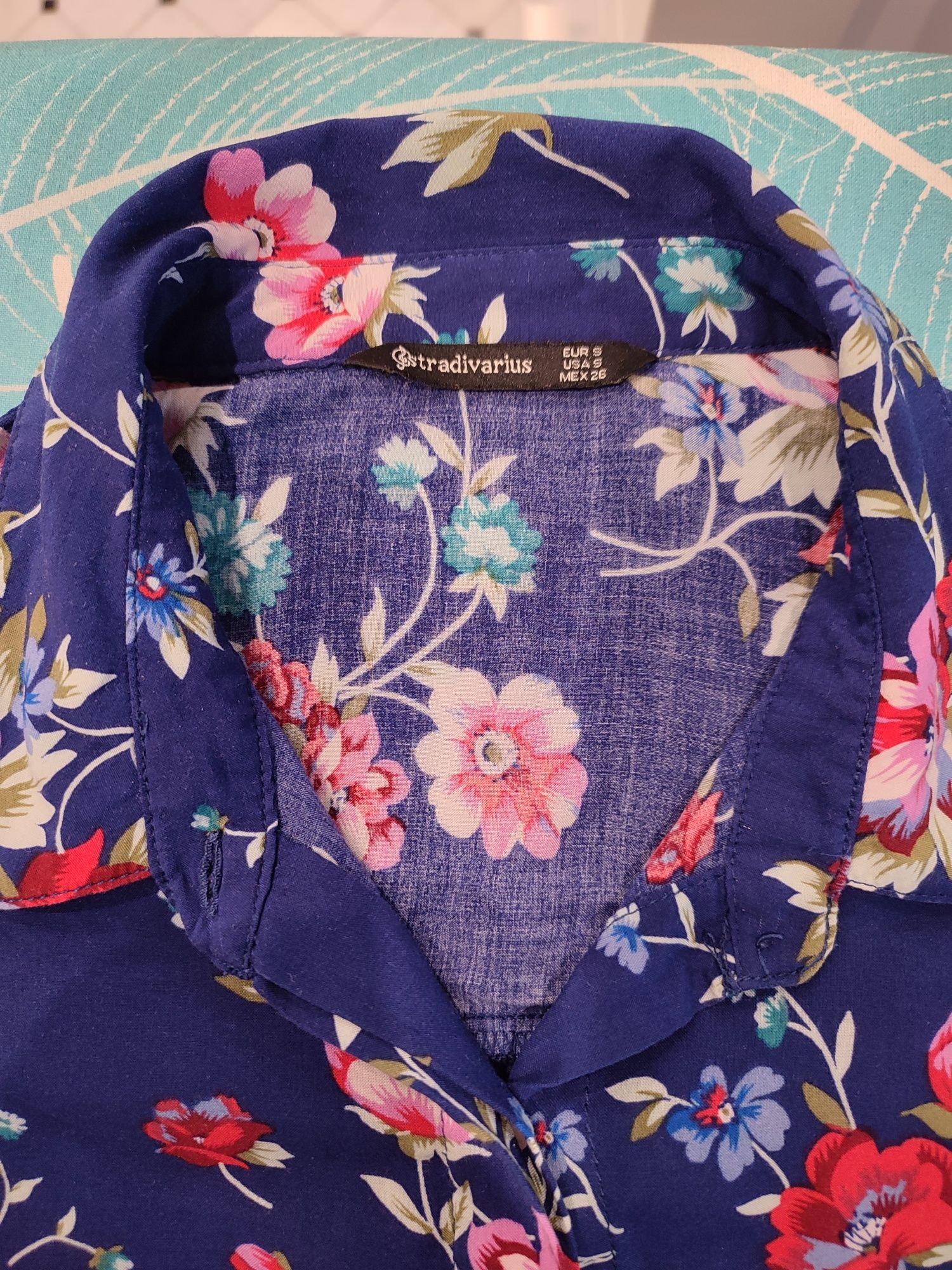 Kwiatowa bluzka damska Stradivarius rozm S
