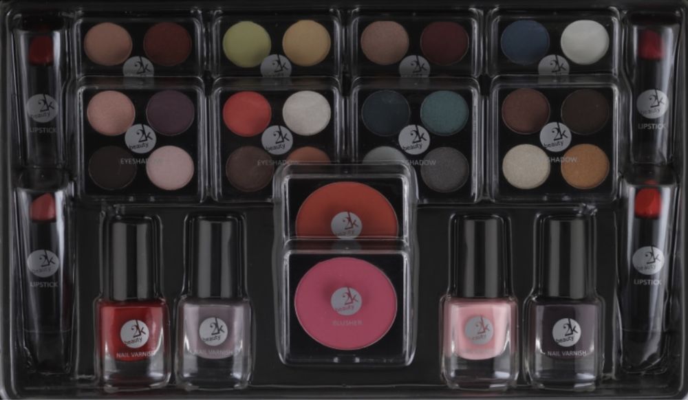 Sprzedam zestaw kosmetykow box