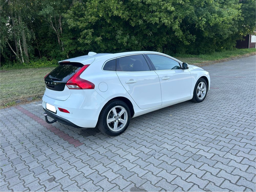 Volvo V40 1.6 D2 Momentum Panorana Kamera Navi Radar Blis Skóra Led