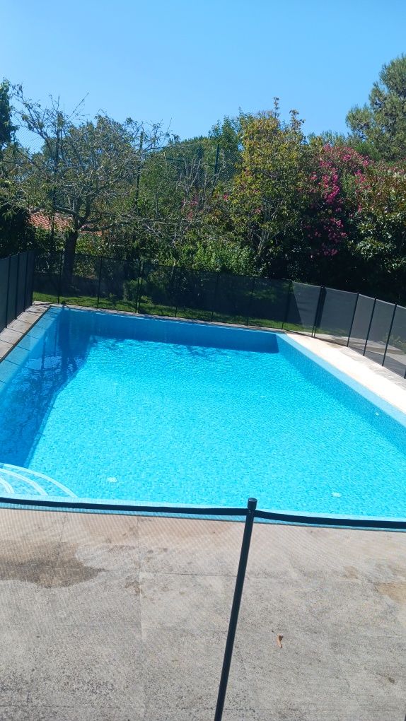 Manutenção de piscinas, limpeza e recuperação  de piscinas