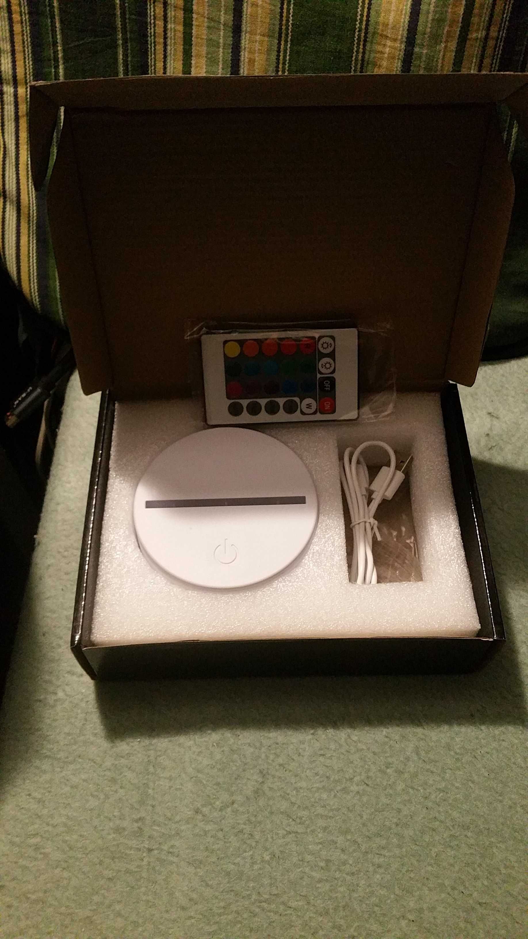 Lampka Nocna 3D LED USB Prezent