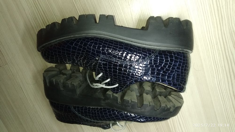 Туфлі полу ботинки осінні шкіряні жіночі 37 р