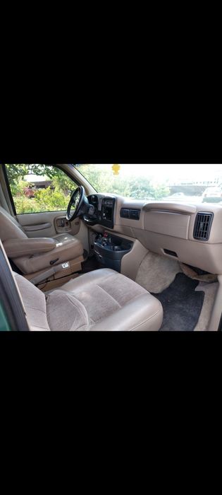 Chevrolet express Explorer в отличном состоянии