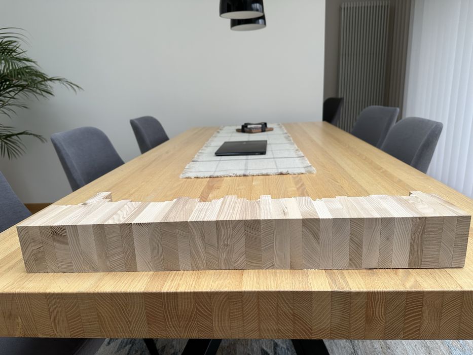 Stół z drewna litego