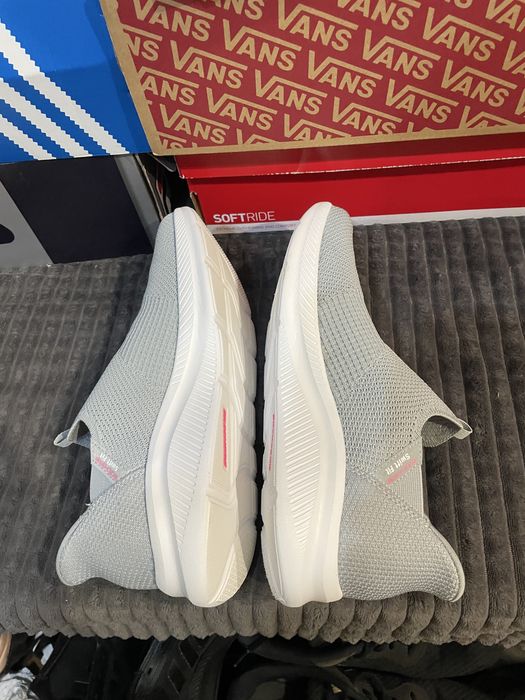 Жіночі кросівки Skechers Slip-Ins 40,5(26см) оригінал