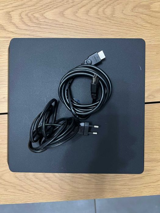 Playstation 4 com 2 comandos e suporte