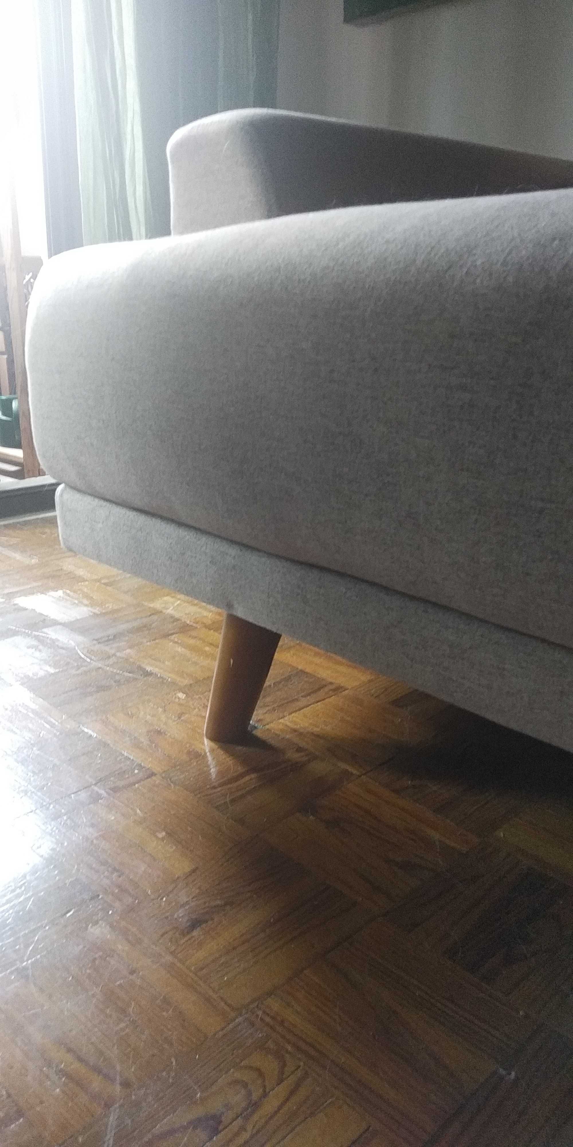 Sofá 3 lugares praticamente novo