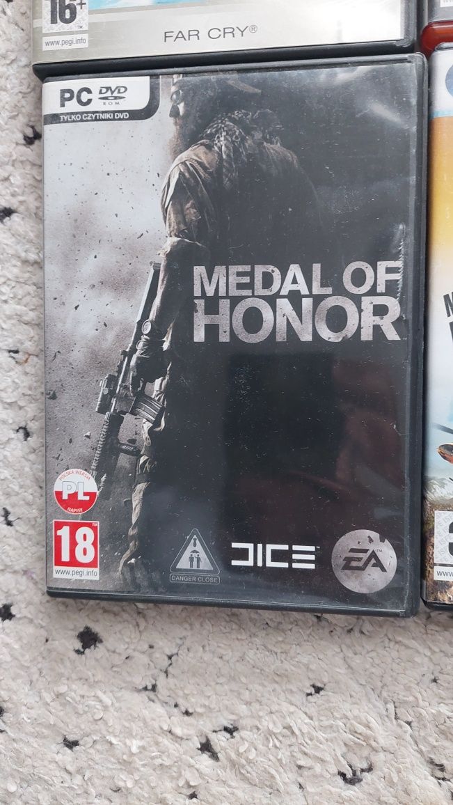 Gry wojenne 6 szt..na pc. Modern warfare , medal of honor...