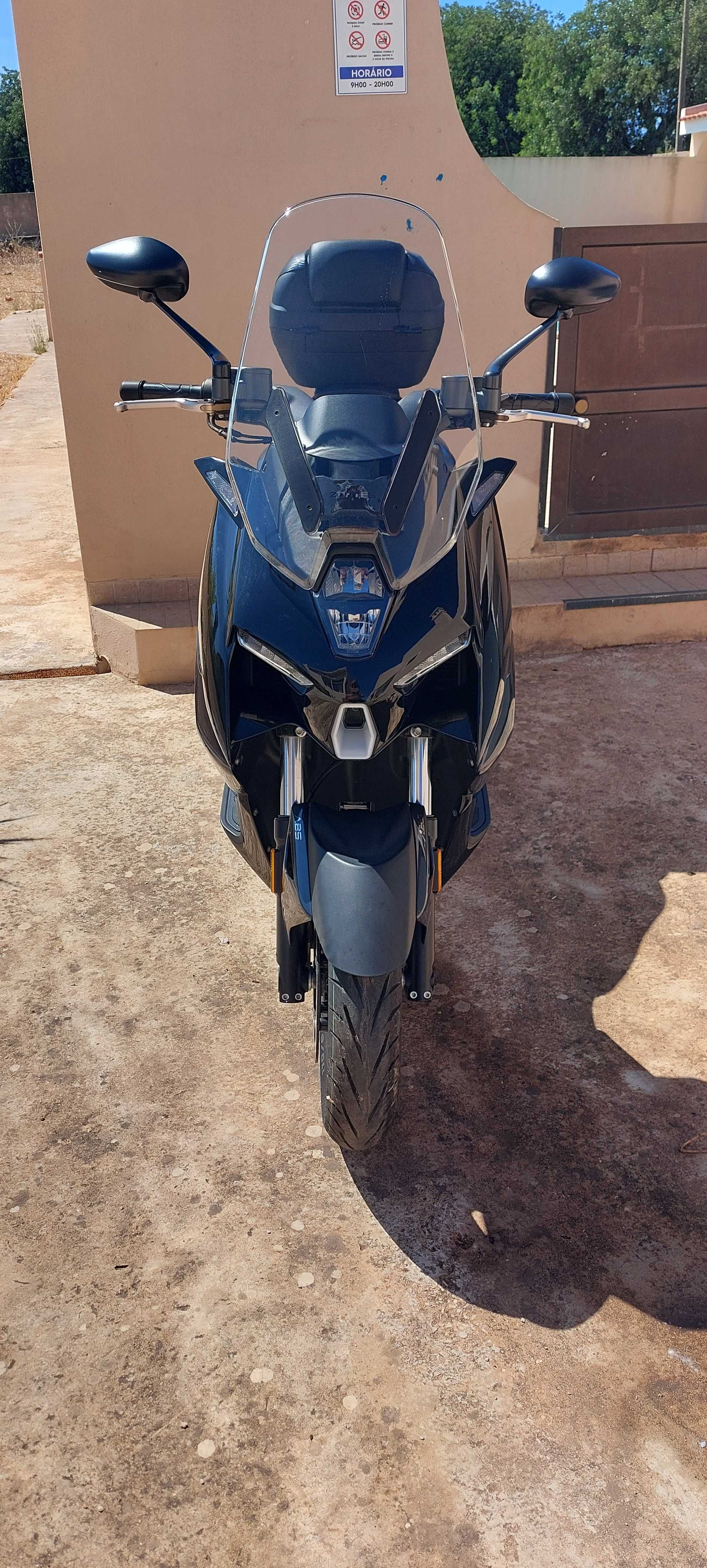 Esta como nova so com 2400km