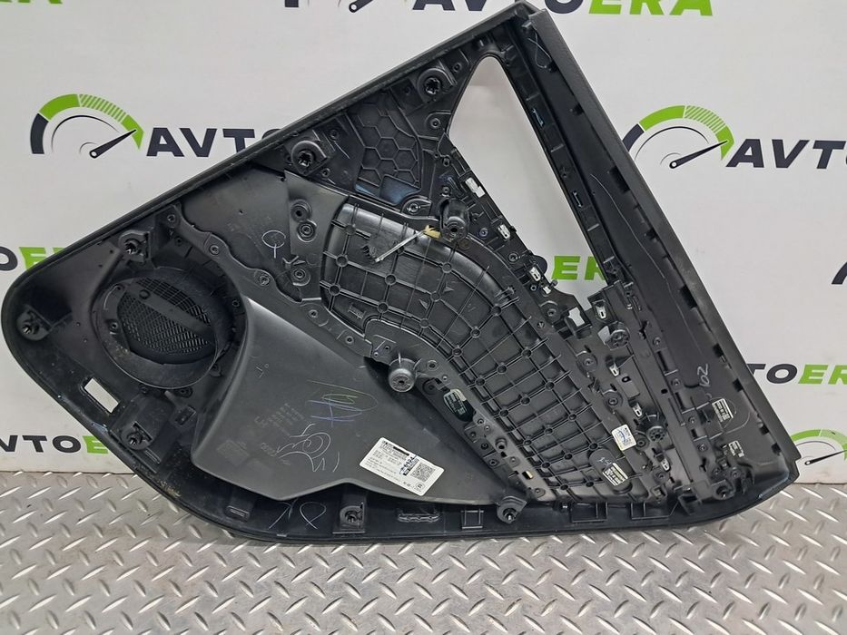 Обшивка двери карта дверная задняя левая AUDI Q5 80A 80A867303ABWFA
