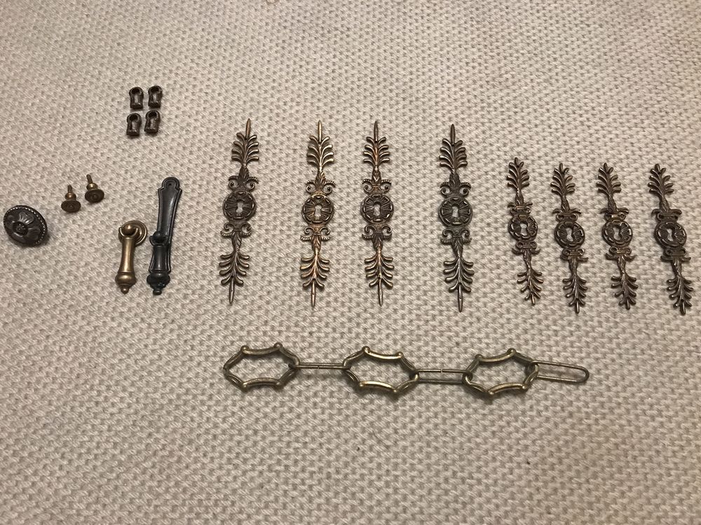 Conjunto de ferragens para moveis