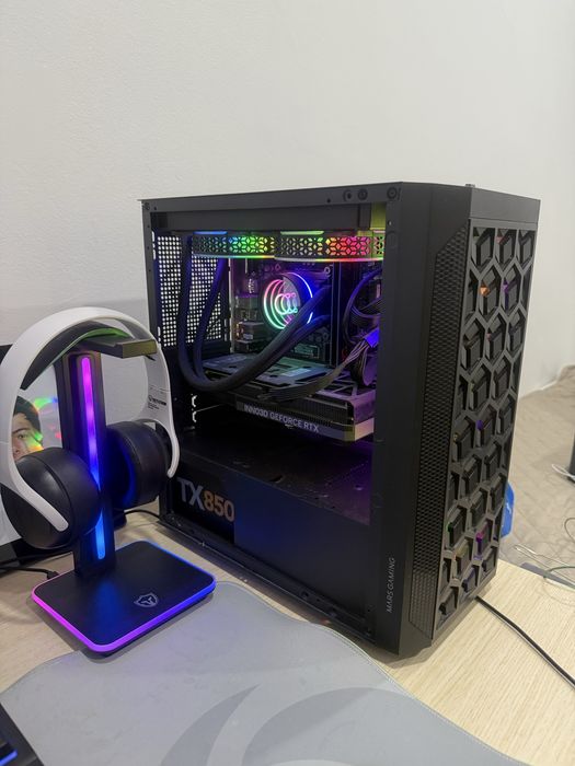 Computador gaming  pouco usado