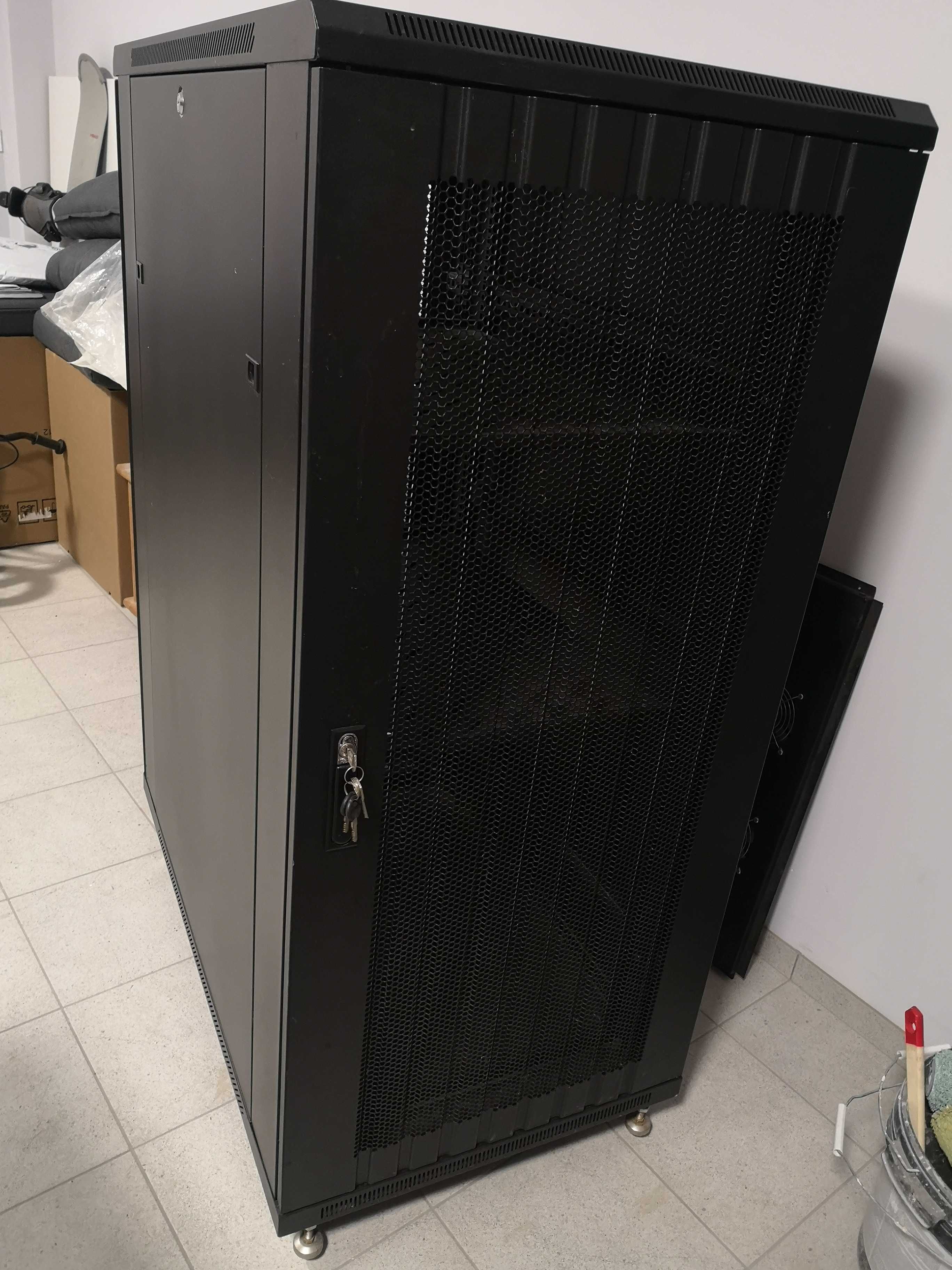 Szafa serwerowa stojąca Linkbasic rack 19'' 22U czarna perforowana