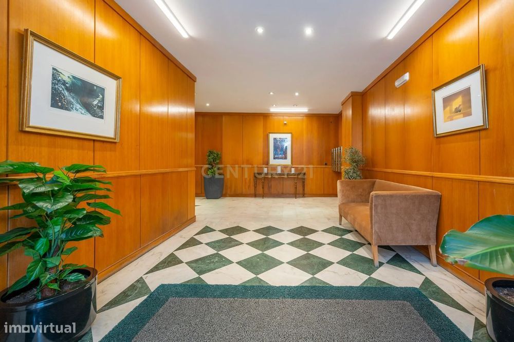 Apartamento T6 de Luxo nas AV. Novas Mobilado para arrendamento