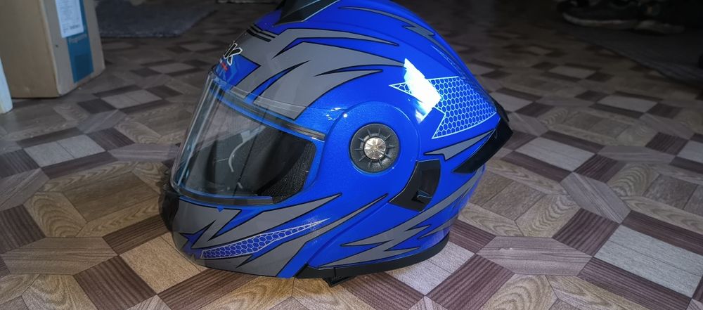 Продам мотошолом