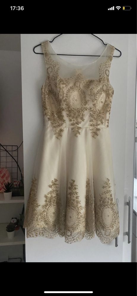 Sukienka beżowo-złota