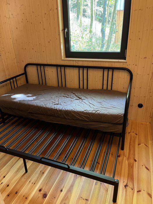 Łóżko stalowe z toaletką sprzedam