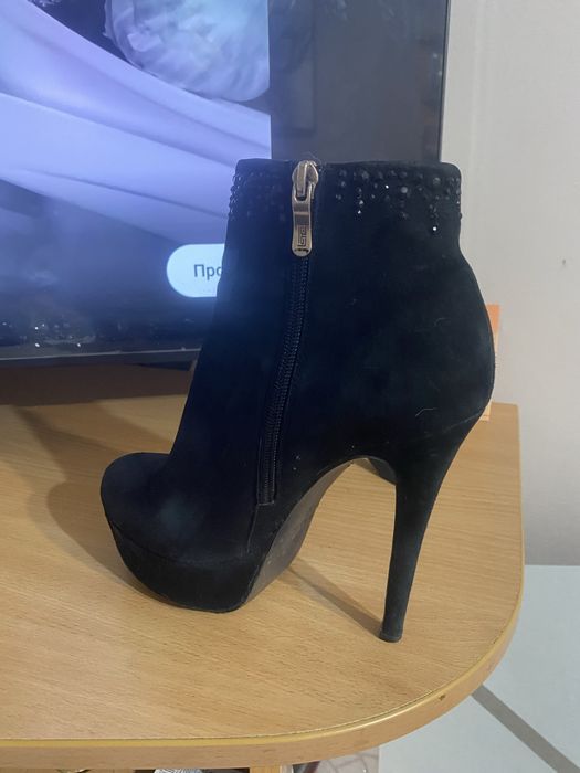 Ботінки стильні  діночі