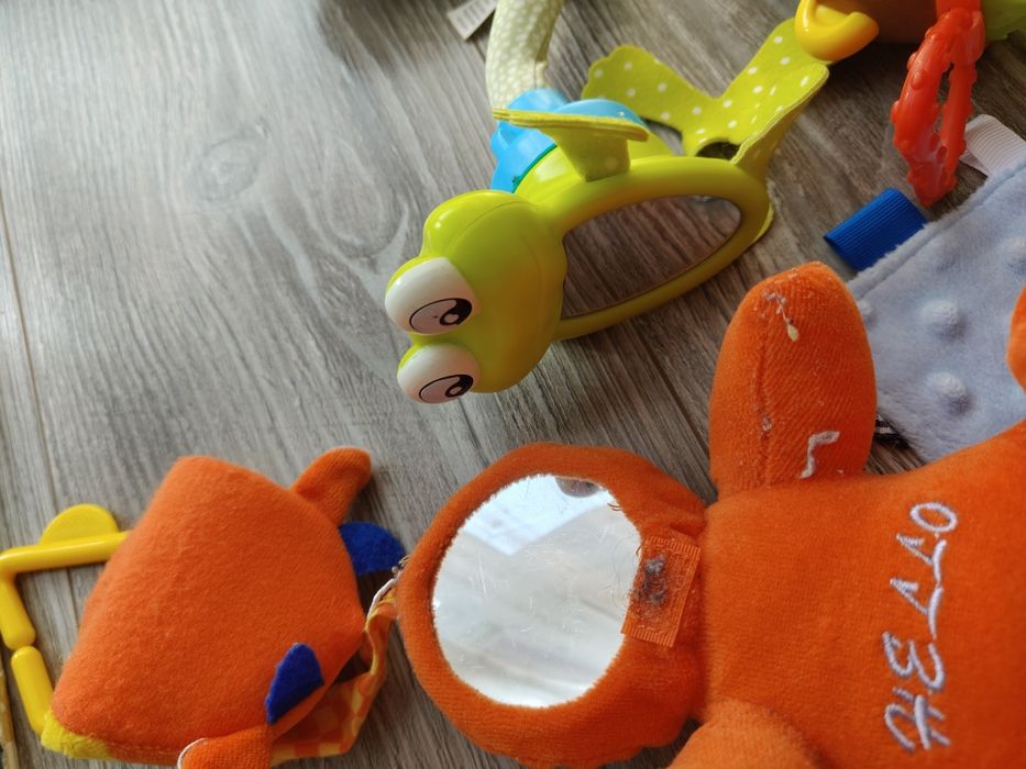 Zabawki do wózka, łóżeczka