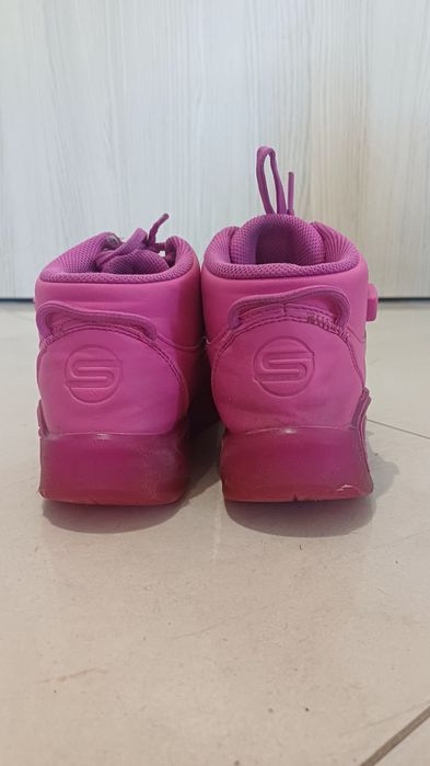 Świecące buty skechers